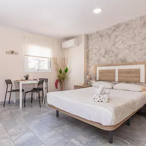 Apartment Lola Beach, Málaga